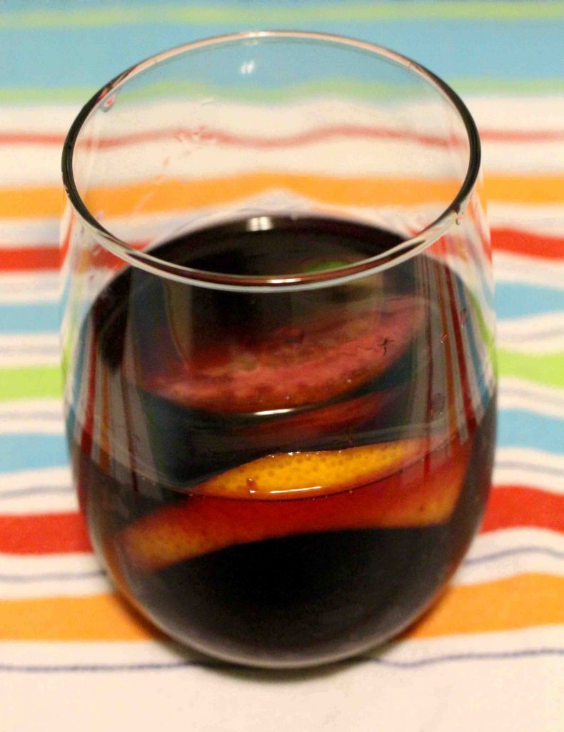 This sangria is a classic red wine cocktail that's perfect for a summer day or a girls' night! | Teaspoon of Nose 