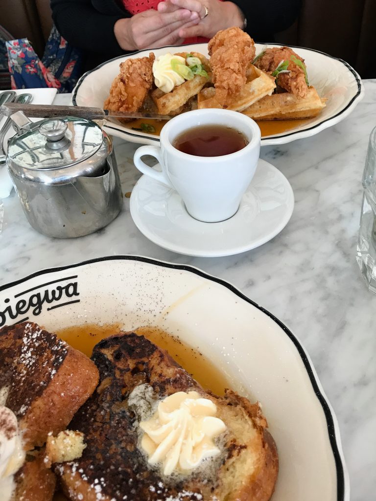 If you're heading to Montreal, you can't miss the food scene! Here's a few of my favorite Montreal restaurants. | Teaspoon of Nose 