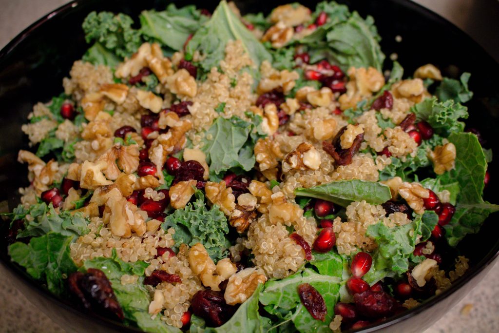 This kale and pomegranate salad is the perfect thing to start your new year on a healthy AND tasty note! | Teaspoon of Nose