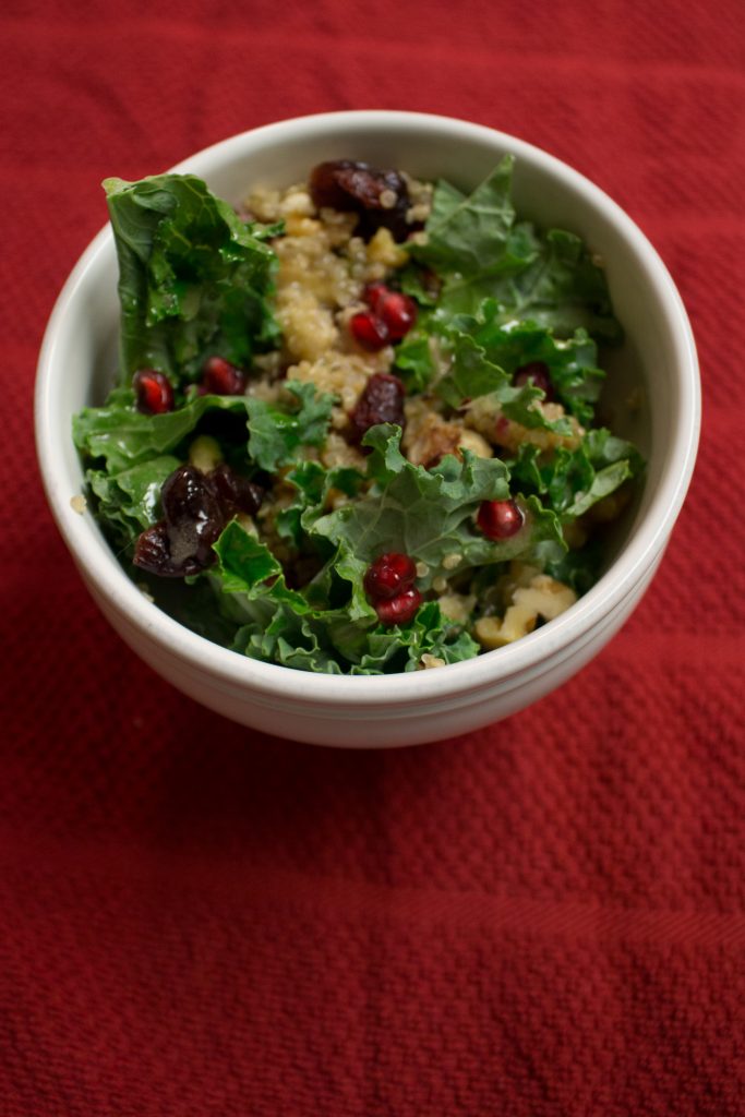 This kale and pomegranate salad is the perfect thing to start your new year on a healthy AND tasty note! | Teaspoon of Nose