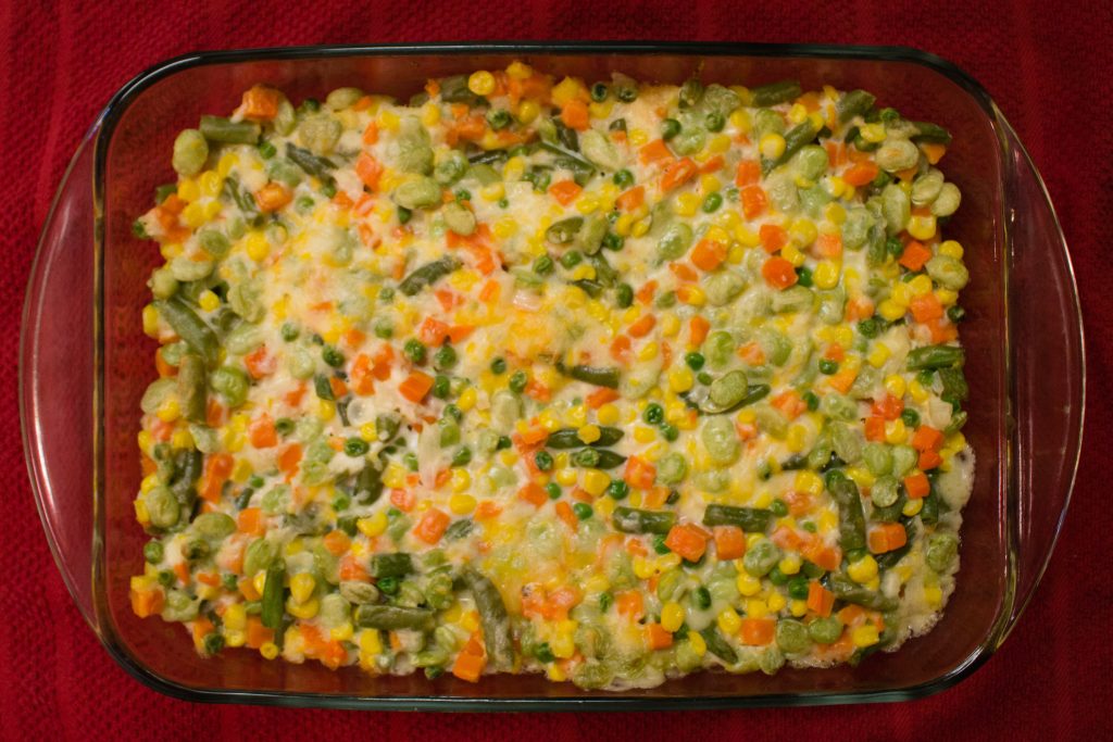 Planning your Thanksgiving dinner and need an effortless side dish? This Thanksgiving vegetable casserole is tasty enough for the holidays and easy enough to be a potluck dish! | Teaspoon of Nose
