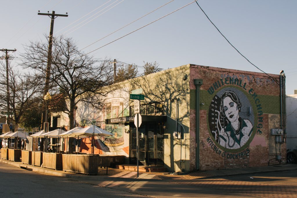 If you're looking for a fun weekend getaway try the Bishop Arts District of Dallas, Texas. It's got all the amenities of a big city in a cozy street feel! | Teaspoon of Nose
