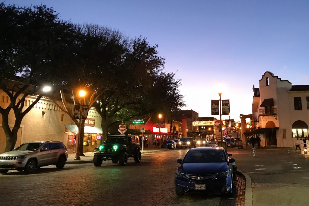What's better than exploring a new city? Exploring it without spending any money!! Here are a few free things to do in Fort Worth, Texas. | Teaspoon of Nose
