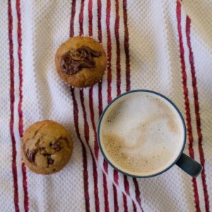 These banana nutella muffins are easy to make and delicious for breakfast or bite to make your sweet tooth happy! | Teaspoon of Nose