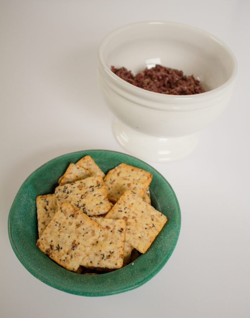 Tapenade is a classic Greek dish, perfect as an appetizer dip or spread for a salad! | Teaspoon of Nose 