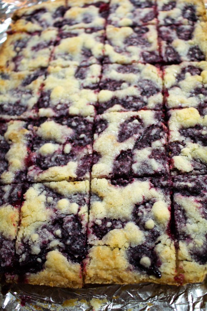 Blackberry pie bars are a simplified way to get that first taste of summer!  | Teaspoon of Nose