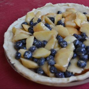 The perfect summertime treat: peach blueberry pie!  | Teaspoon of Nose