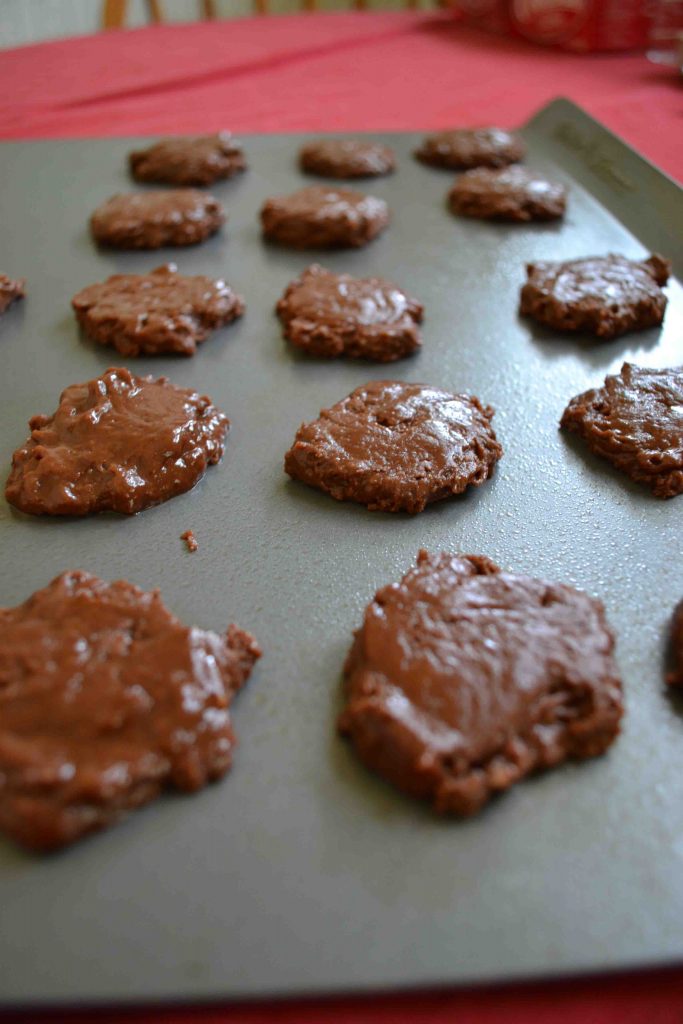 These nutella cookies are the easiest cookies I've EVER heard of!  | Teaspoon of Nose