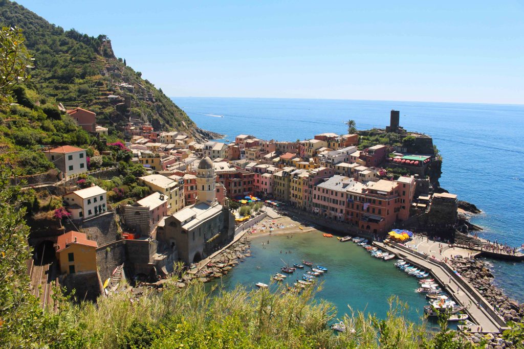 Where the mountains meet the ocean: a guide to Cinque Terre! | Teaspoon of Nose