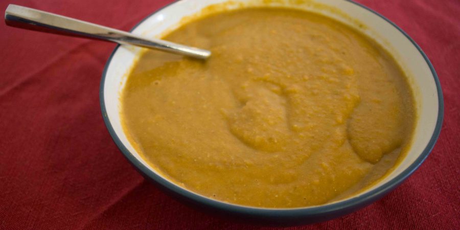 This hearty curried sweet potato soup is perfect for a winter weeknight dinner! The rich sweet potatoes combine with traditional Thai flavors for a soup that's a little surprising and always irresistible. | Teaspoon of Nose
