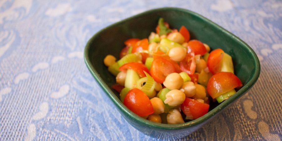 This chunky Greek vegetable salad is the perfect side dish, but the chickpeas mean it's also hearty enough to be a lunch in itself! | Teaspoon of Nose