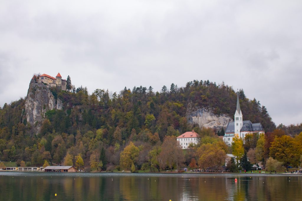 Lake Bled is the perfect place to spend a cozy weekend! For the best things to do and see, check out the post!