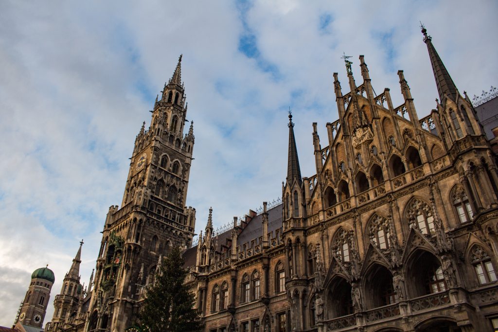 If you only have a quick visit, here's what you need to see in Munich! From history to museums to architecture - and a free walking tour!