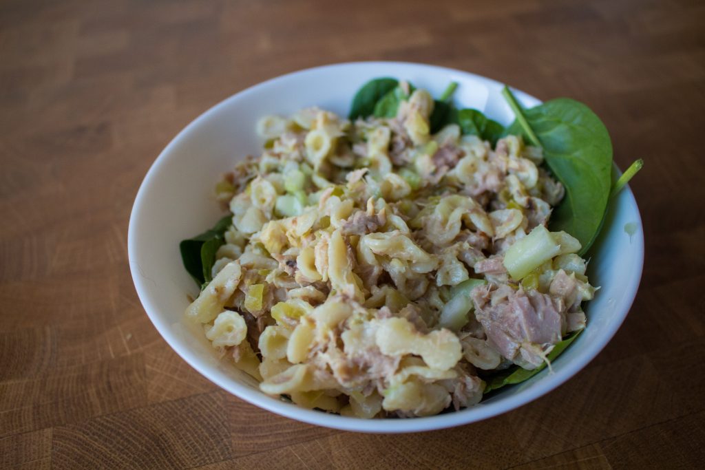 If you're trying to keep some options of pantry friendly lunches in mind, tuna pasta salad should be at the top of the list!