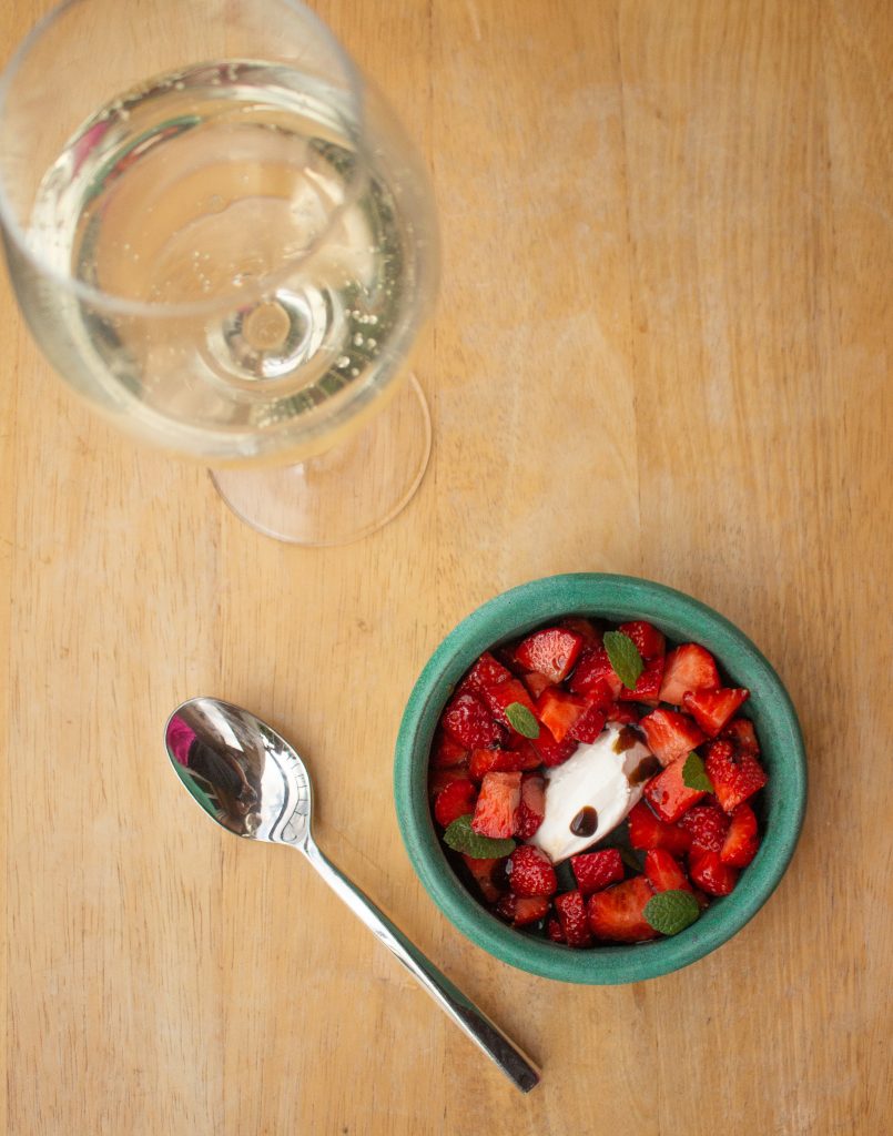 Balsamic strawberries with mascarpone makes a perfect springtime snack or dessert! Simple to toss together but with great spring flavors... | Teaspoon of Nose