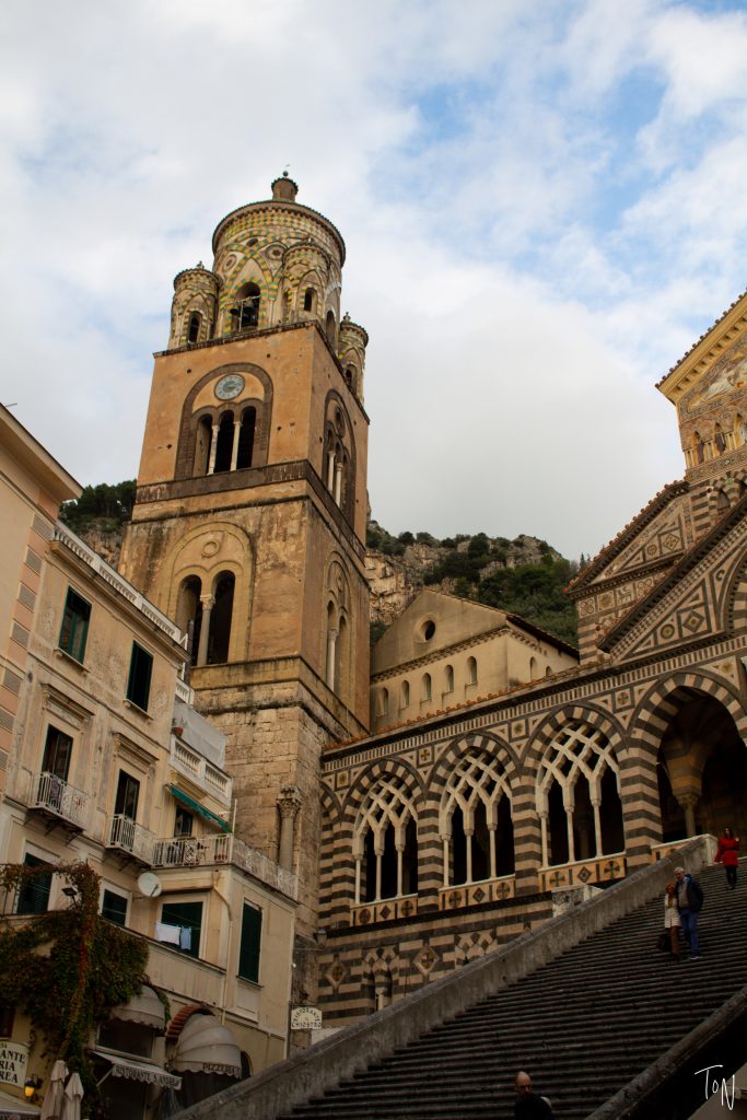 There are a few iconic sights in the town of Amalfi that you should see! Here's how to do Amalfi in an afternoon, including the cathedral & secret elevator!