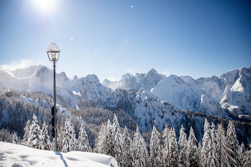 Monte Lussari looks like a postcard come to life, and makes a perfect alpine day trip! Just outside Tarvisio, Italy | Teaspoon of Nose