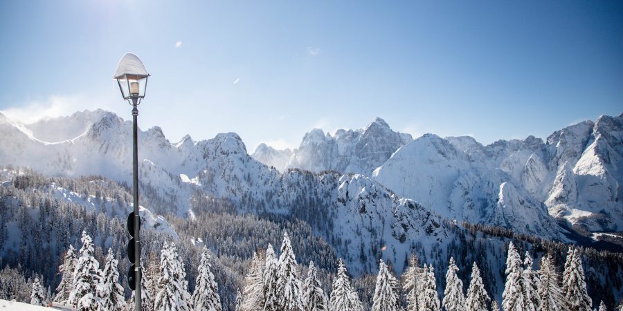 Monte Lussari looks like a postcard come to life, and makes a perfect alpine day trip! Just outside Tarvisio, Italy | Teaspoon of Nose
