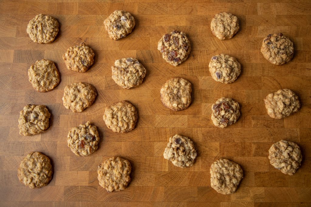 Oatmeal cookies are a seriously underrated classic! I've got four variations to satisfy every sweet tooth: raisins, chocolate, caramel, and more! | Teaspoon of Nose
