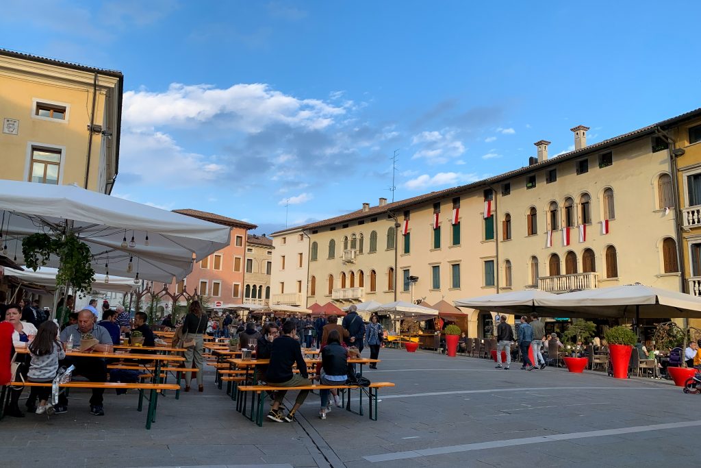 From restaurants to secret bridges, here's a roundup of all the best parts of Sacile, Italy! If you're PCSing to Aviano Air Base, here's what you need to know about Sacile! | Teaspoon of Nose