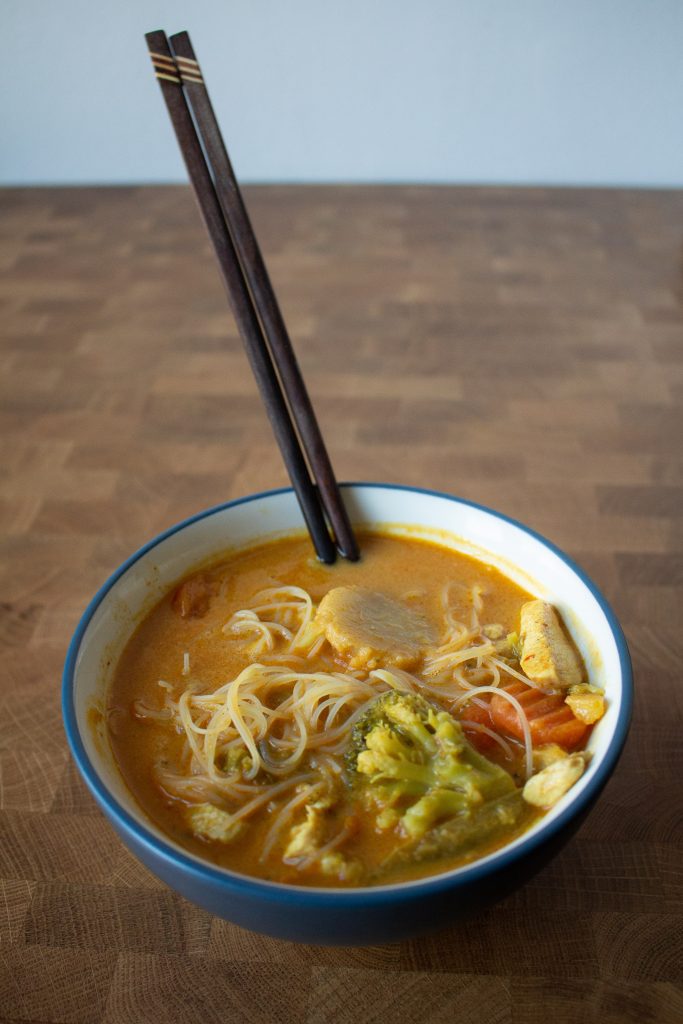 Thai noodle soup makes a fantastic weeknight meal that you can pull together with whatever's in the fridge!  | Teaspoon of Nose
