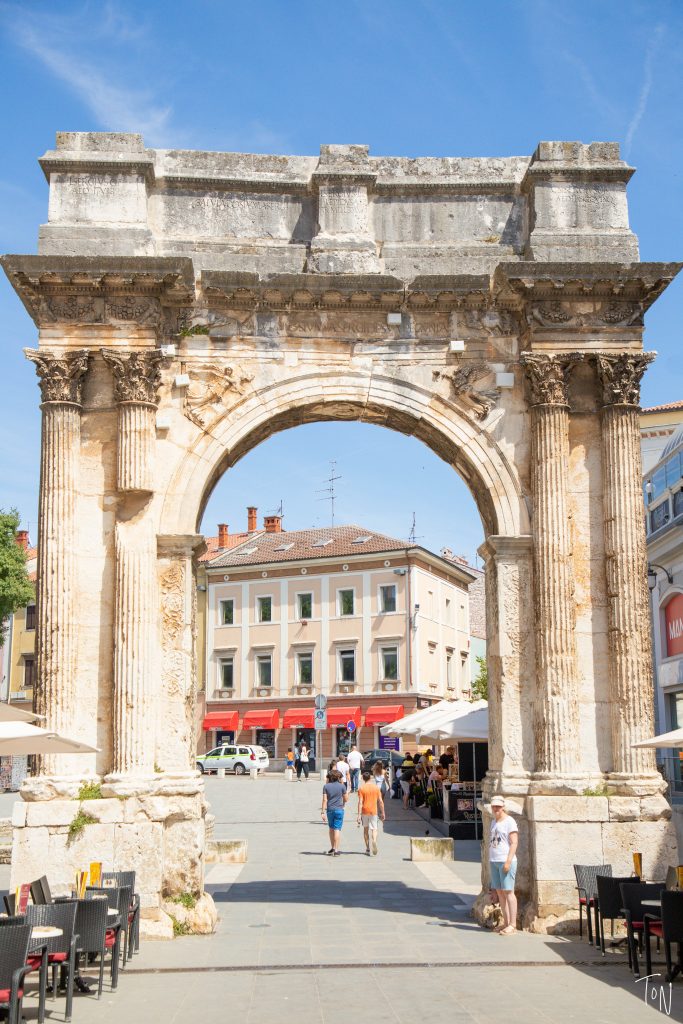 Pula, Croatia is the perfect off-the-beaten-path destination for a relaxing weekend! If you want gorgeous water, nice hotels, and...