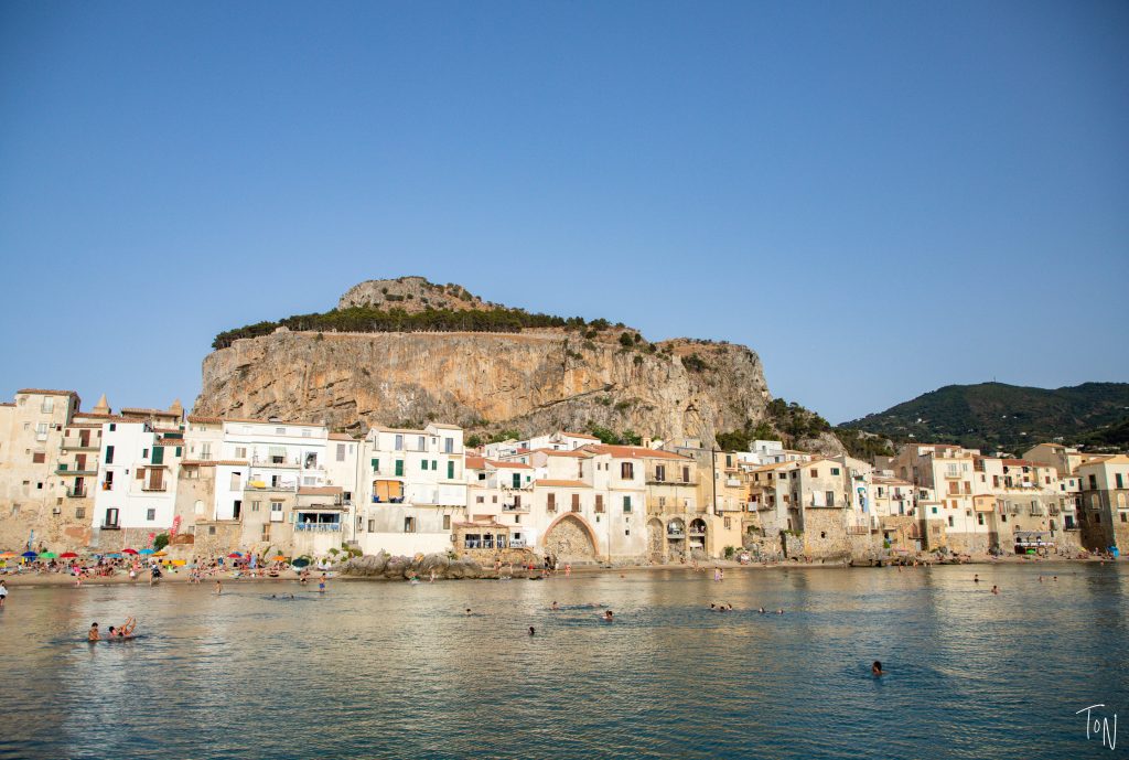 Cefalù is one of Sicily's great beach towns, so here's what you need to know to enjoy it to the fullest! | Teaspoon of Nose