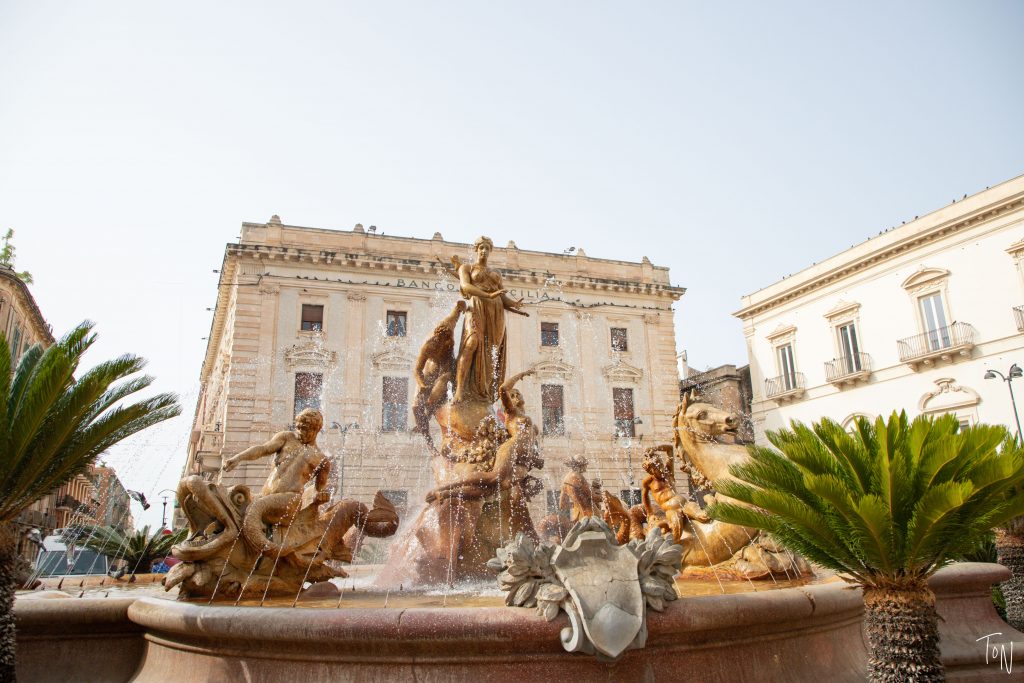 Ortigia & Siracusa are some of my favorite parts of Sicily! Here's what you need to know to get the most out of your time in town. | Teaspoon of Nose