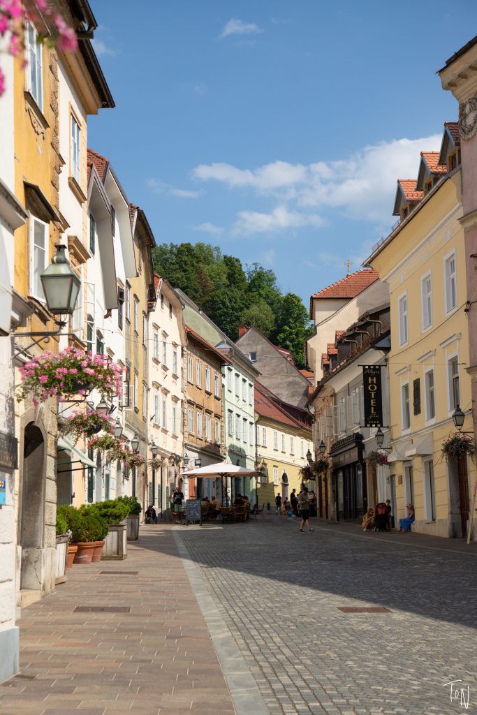Ljubljana is the perfect day trip city! Slovenia's capital offers the charms of a small town with the amenities of a major city. | Teaspoon of Nose