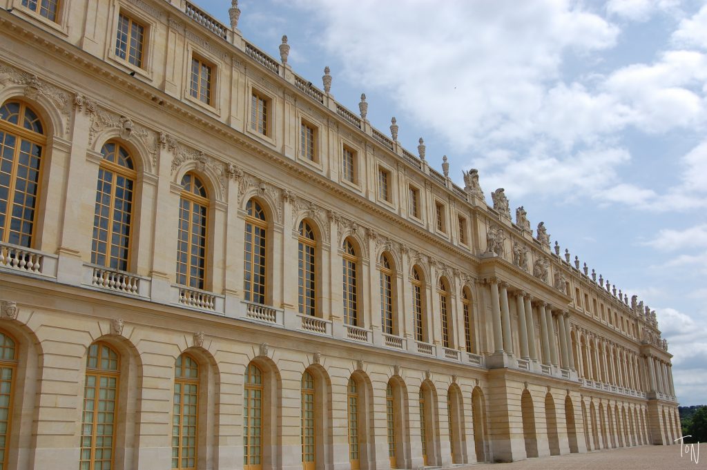 The Palace of Versailles is an iconic French spot, so here's what you need to know for a perfect day trip to Paris!