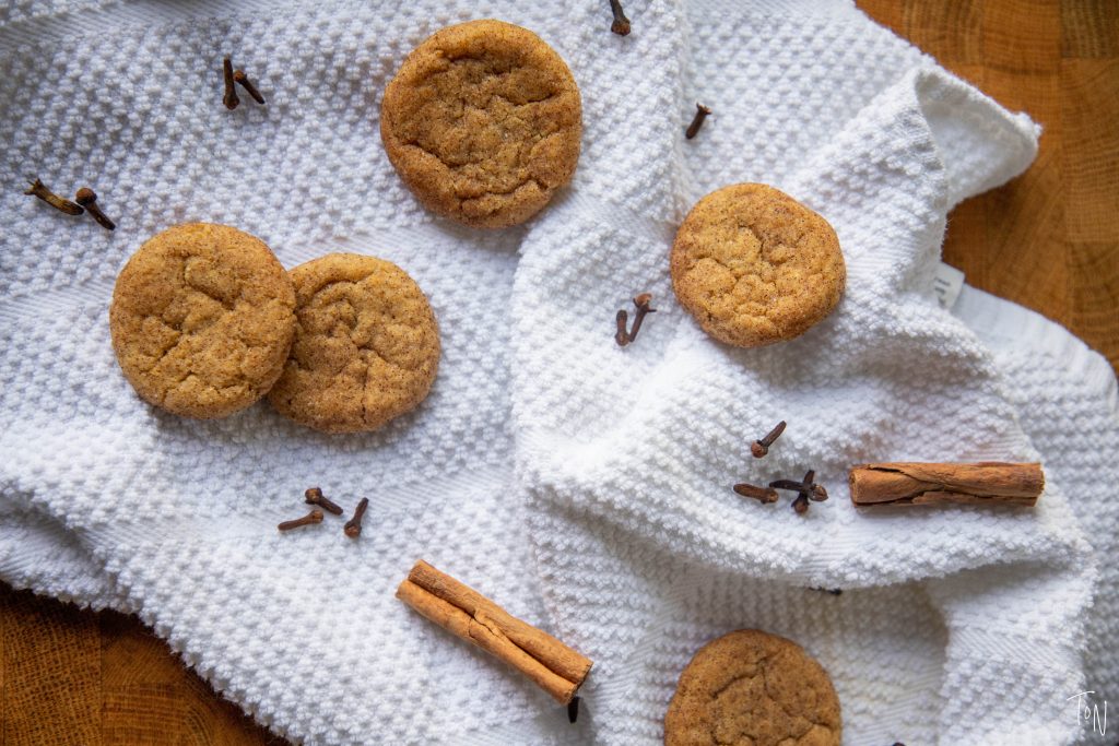 Pumpkin snickerdoodles are a fun fall twist on a classic cookie! The cinnamon-sugar perfection of the classic gets ramped up for autumn. | Teaspoon of Nose