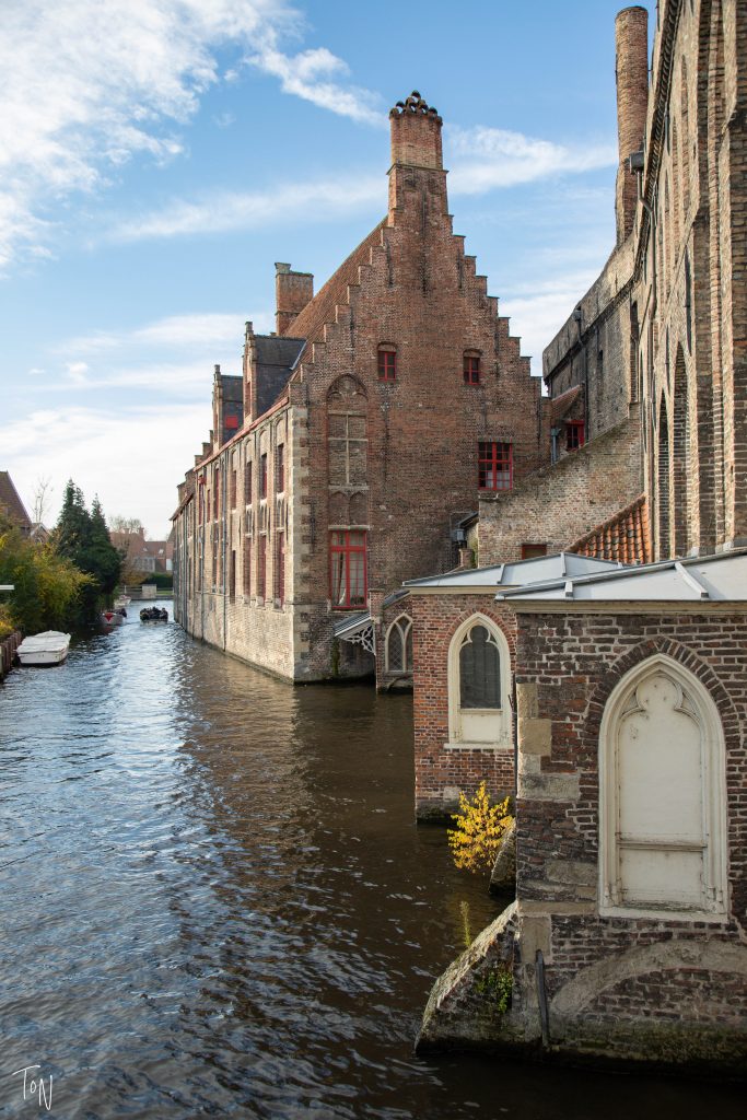 Bruges is a fantastic little city in Belgium that's an easy day trip. Here's what you should know to plan a day in Bruges!