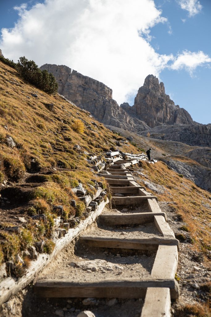 For experiencing the Veneto Dolomites, you can't beat Cortina d'Ampezzo! Here's a roundup of my favorite hikes and trails in outdoor Cortina.