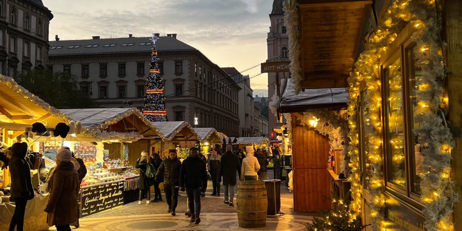 Budapest Christmas markets are some of my favorites! With a good mix of traditional options, artisan crafts, and Hungarian goodies all in one place, what more can you ask for?